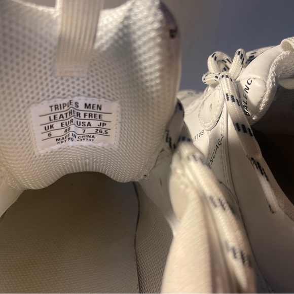 Balenciaga Triple S - Picture 6 of 15